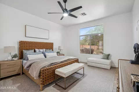 Bedroom - 1029 E Ian Dr, Phoenix, AZ 85042 photo 1 of 2