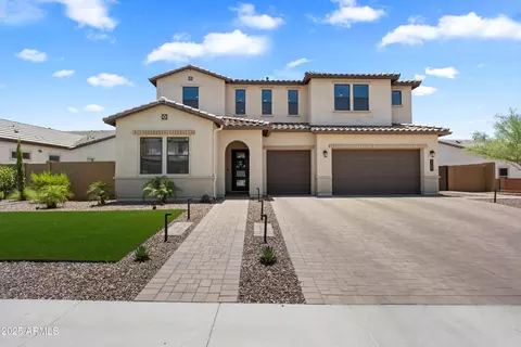 Exterior - 2107 E Fallen Leaf Ln, Phoenix, AZ 85024 photo 2 of 4
