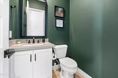 Bath - 2107 E Fallen Leaf Ln, Phoenix, AZ 85024 photo 6 of 6
