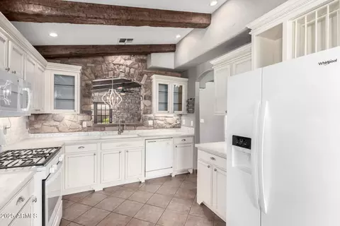 Kitchen - 3913 E Derringer Way, Gilbert, AZ 85297 photo 1 of 4