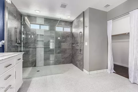 Bath - 3913 E Derringer Way, Gilbert, AZ 85297 photo 3 of 5