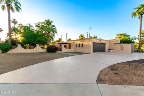 750 N Villa Nueva Dr, Litchfield Park, AZ 85340
