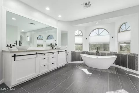 Bath - 4497 E Carriage Way, Gilbert, AZ 85297 photo 2 of 3