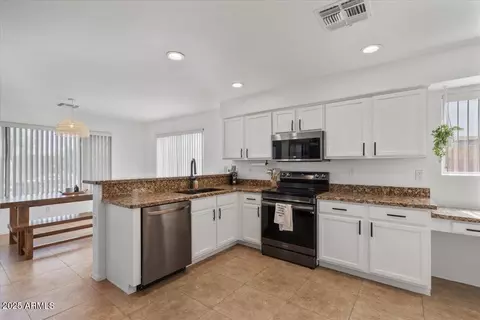 Kitchen - 4323 E Dublin St, Gilbert, AZ 85295 photo 1 of 2