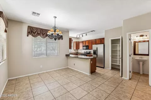 4380 E Renee Dr, Phoenix, AZ 85050 photo 8