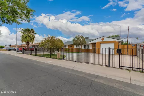 6837 W Camelback Rd, Phoenix, AZ 85033 photo 2
