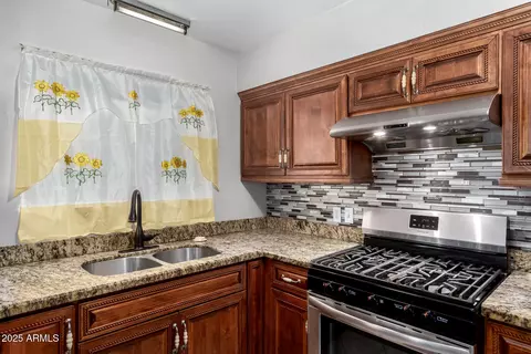 6837 W Camelback Rd, Phoenix, AZ 85033 photo 10