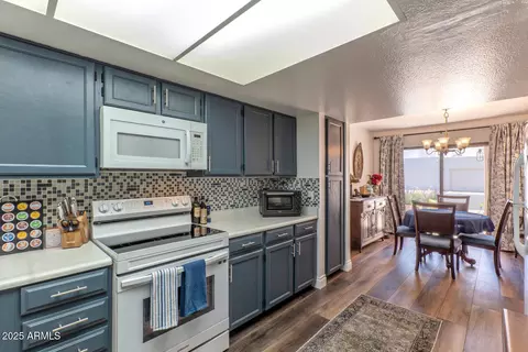 Kitchen - 2326 Evans Dr, Phoenix, AZ 85022 photo 2 of 4