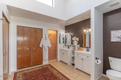 Bath - 2326 Evans Dr, Phoenix, AZ 85022 photo 1 of 2