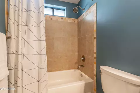 Bath - 3133 E Claire Dr, Phoenix, AZ 85032 photo 4 of 6