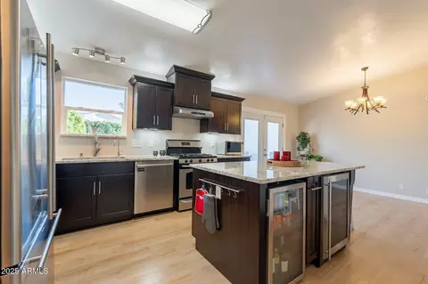 Kitchen - 3133 E Claire Dr, Phoenix, AZ 85032 photo 6 of 7