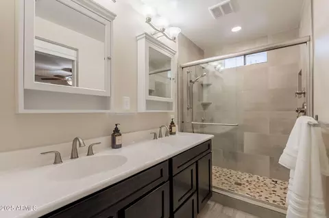 Bath - 3133 E Claire Dr, Phoenix, AZ 85032 photo 1 of 6