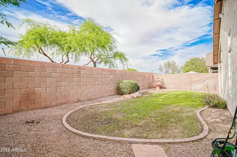 Exterior - 636 E Redondo Dr, Gilbert, AZ 85296 photo 5 of 8