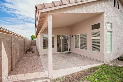 Exterior - 636 E Redondo Dr, Gilbert, AZ 85296 photo 3 of 8