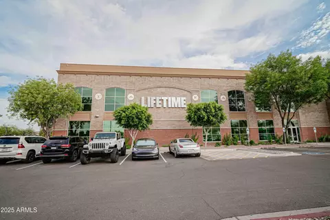 Exterior - 636 E Redondo Dr, Gilbert, AZ 85296 photo 6 of 8