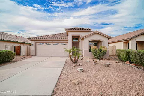 Exterior - 636 E Redondo Dr, Gilbert, AZ 85296 photo 1 of 8