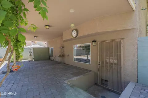 Exterior - 533 N Cobblestone St, Gilbert, AZ 85234 photo 9 of 14