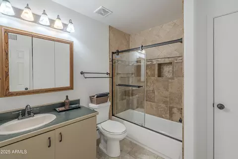 Bath - 533 N Cobblestone St, Gilbert, AZ 85234 photo 1 of 7