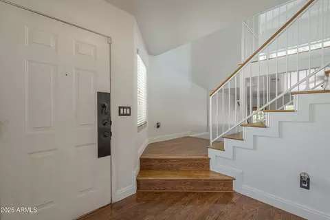 Entry Way - 533 N Cobblestone St, Gilbert, AZ 85234 photo 2 of 4