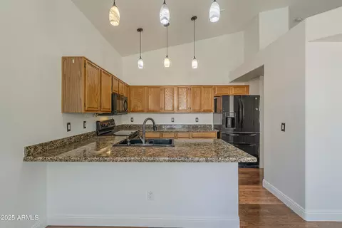 Kitchen - 533 N Cobblestone St, Gilbert, AZ 85234 photo 1 of 6