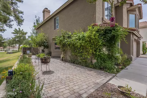 Exterior - 533 N Cobblestone St, Gilbert, AZ 85234 photo 6 of 14