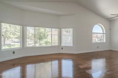 Living - 533 N Cobblestone St, Gilbert, AZ 85234 photo 6 of 12