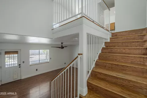 Entry Way - 533 N Cobblestone St, Gilbert, AZ 85234 photo 3 of 4