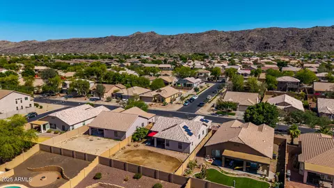View/Area - 1634 E Harwell Rd, Phoenix, AZ 85042 photo 4 of 5