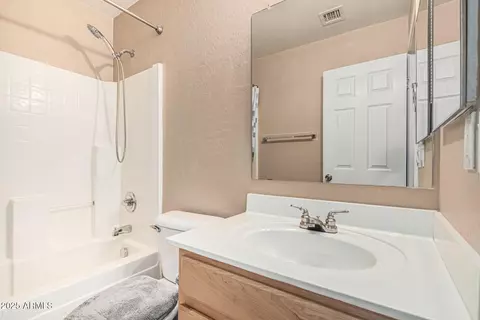 Bath - 1634 E Harwell Rd, Phoenix, AZ 85042 photo 2 of 2