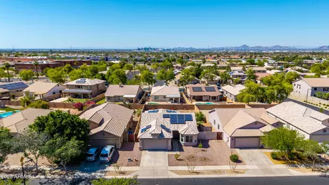 View/Area - 1634 E Harwell Rd, Phoenix, AZ 85042 photo 1 of 5