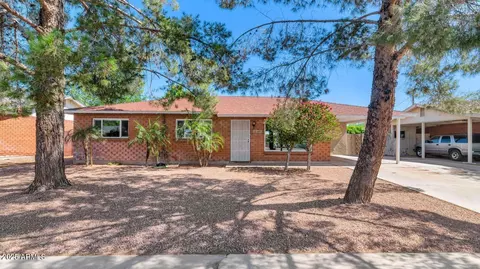 8140 E Mitchell Dr, Scottsdale, AZ 85251