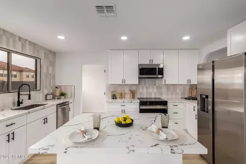10625 E Bramble Ave, Mesa, AZ 85208