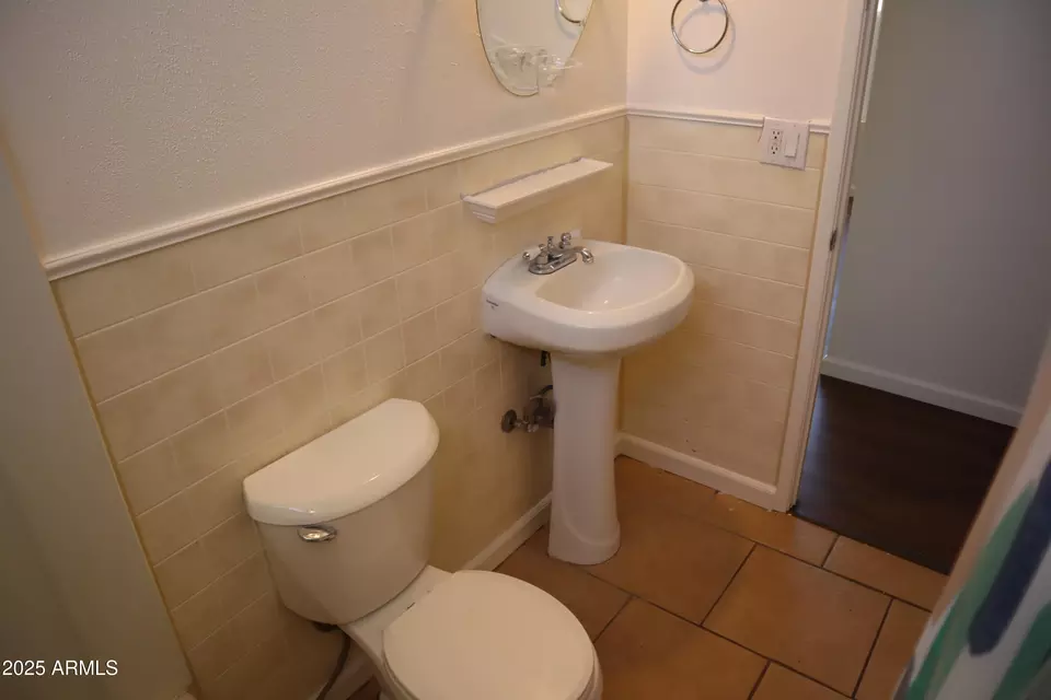 Bath - 4431 Plaza Vis #C, Sierra Vista, AZ 85635 photo 2 of 2