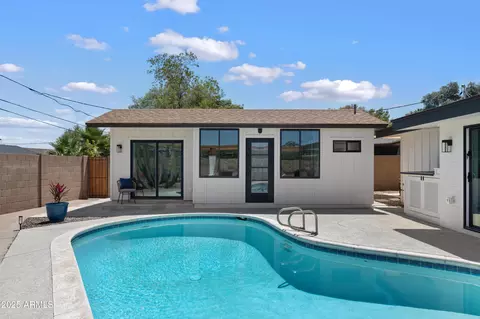 Exterior - 2802 E Mercer Ln, Phoenix, AZ 85028 photo 2 of 5