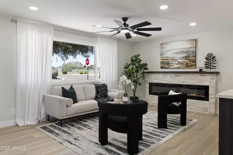 Living - 2802 E Mercer Ln, Phoenix, AZ 85028 photo 1 of 3