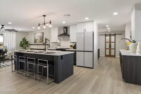 Kitchen - 2802 E Mercer Ln, Phoenix, AZ 85028 photo 3 of 4