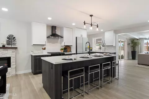 Kitchen - 2802 E Mercer Ln, Phoenix, AZ 85028 photo 1 of 4