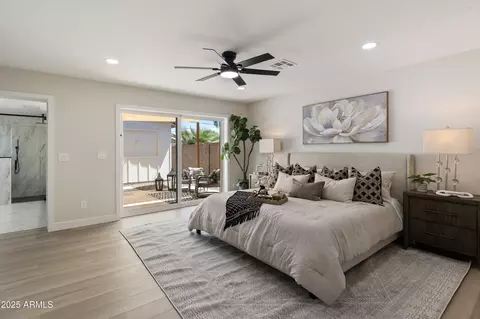 Bedroom - 2802 E Mercer Ln, Phoenix, AZ 85028 photo 1 of 2