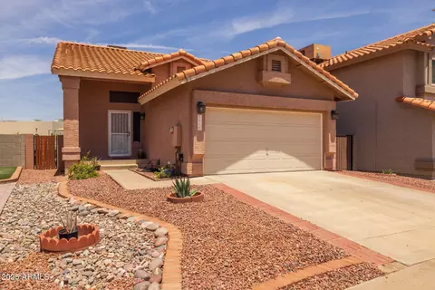 4114 E Muirwood Dr, Phoenix, AZ 85048