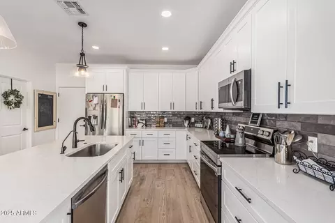 Kitchen - 5670 E Singletree St, Apache Junction, AZ 85119 photo 2 of 4