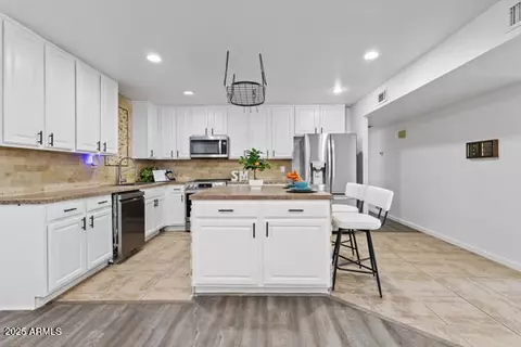 4353 W Mescal St, Glendale, AZ 85304