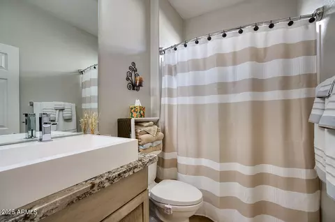 Bath - 2991 E Fandango Dr, Gilbert, AZ 85298 photo 3 of 4
