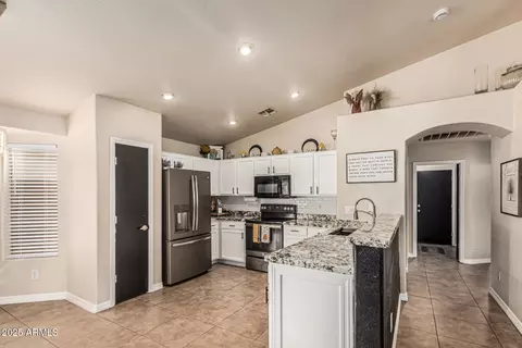3703 S 73rd Dr, Phoenix, AZ 85043 photo 12