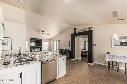3703 S 73rd Dr, Phoenix, AZ 85043 photo 11