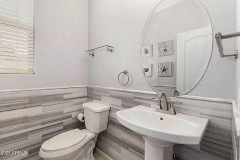 1912 S Colt Dr, Gilbert, AZ 85295 photo 6