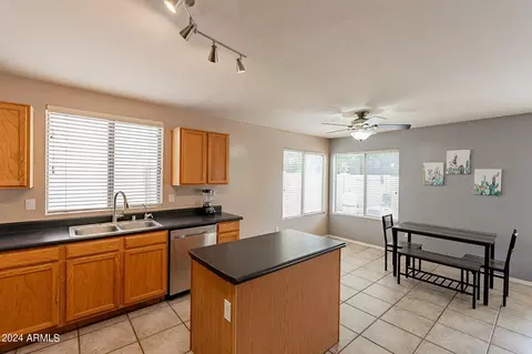 Kitchen - 822 E Ross Ave, Phoenix, AZ 85024 photo 5 of 8