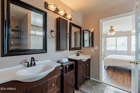 Bath - 822 E Ross Ave, Phoenix, AZ 85024 photo 2 of 5