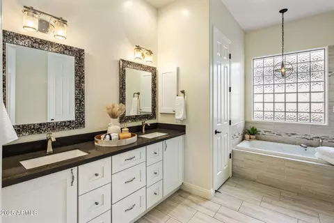 654 E County Down Dr, Chandler, AZ 85249 photo 14