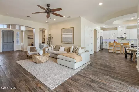654 E County Down Dr, Chandler, AZ 85249 photo 7