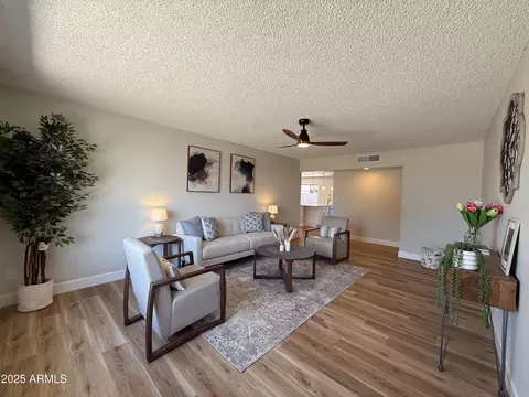 2337 E Manhatton Dr, Tempe, AZ 85282